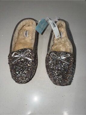 Old Navy Silver Glitter Faux-Fur Lined Slip-On Slippers
